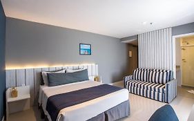 Flat 402 em Cabo Frio a 700m da praia